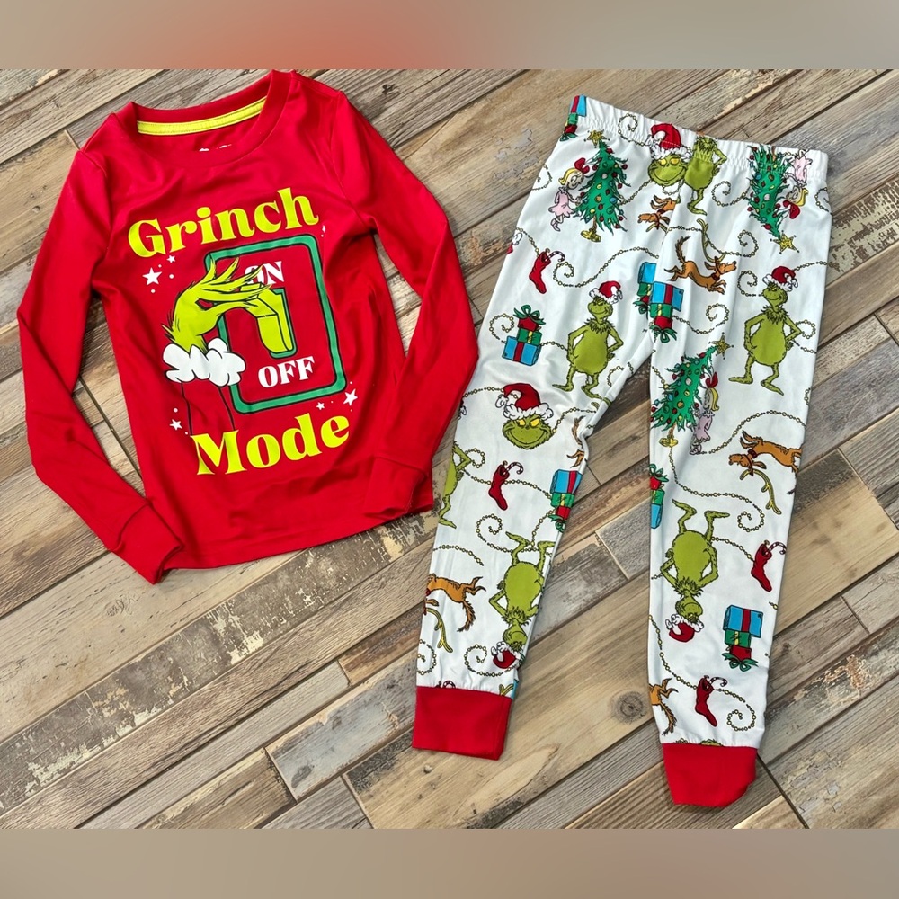 Grinch Mode pajama set size 6